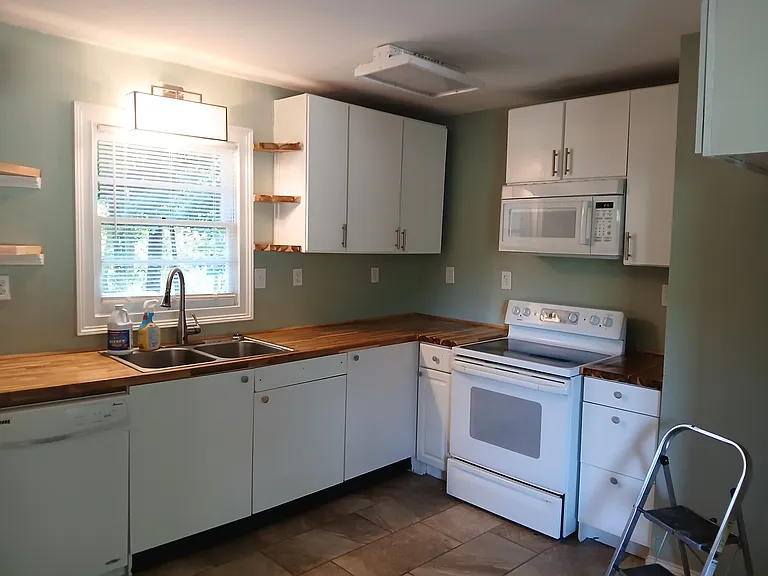 943 Chulio Rd SE — Photo 6