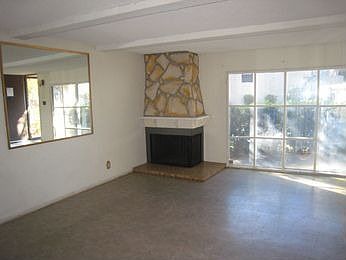 4th image of 686 Fernwood Ln