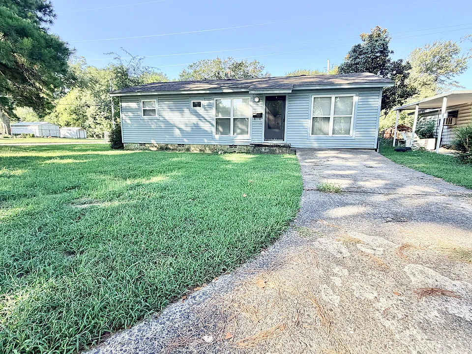 213 Meadow Park Dr