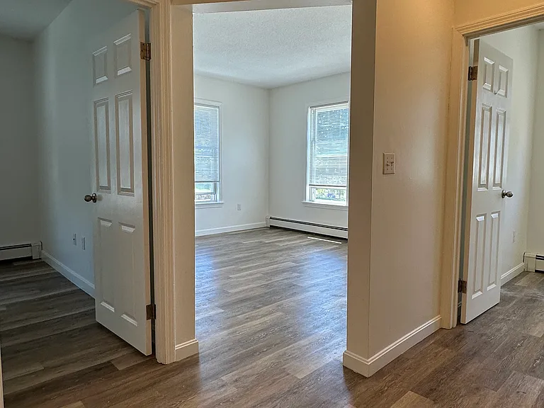29 Vernon St #2R — Photo 12