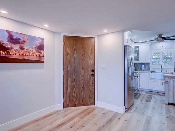 4th image of 801 Lake Shore Drive #107