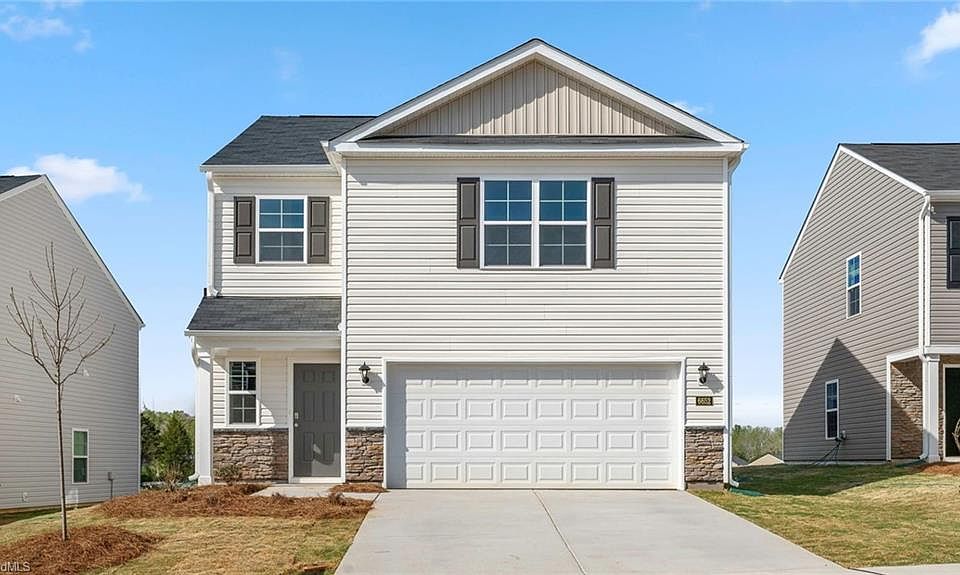1st image of 627 Beechwood Cir