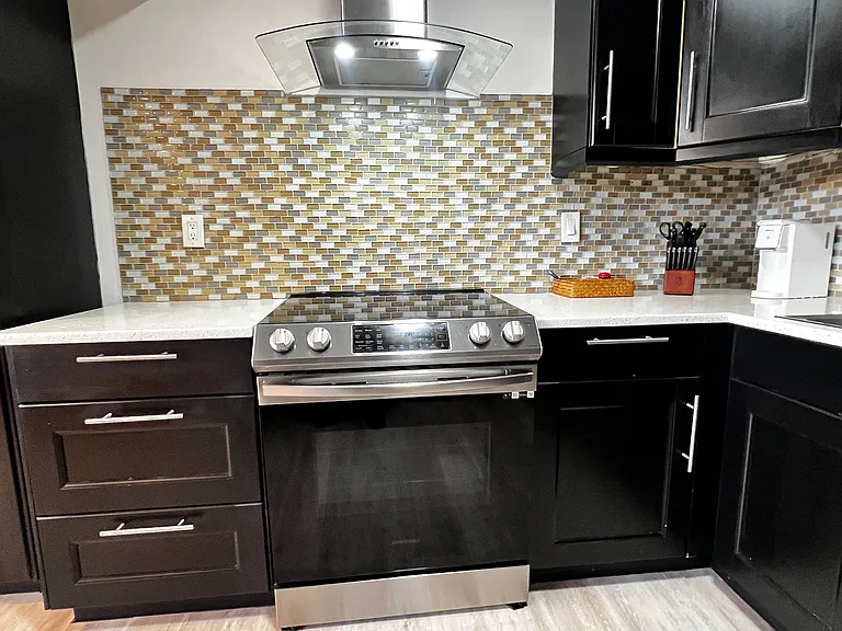 7502 Lakeside Blvd — Photo 2