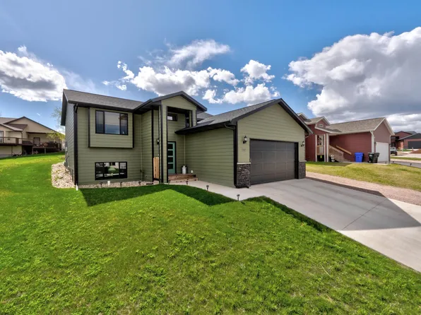 5223 Chalkstone Ct, Rapid City, SD 57701
