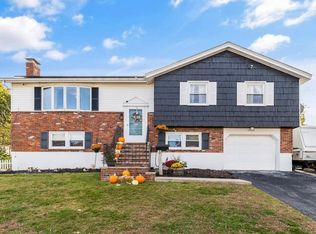 3 Gables Cir, Salem, MA 01970