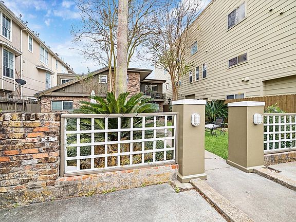 3rd image of 4207 Drake St