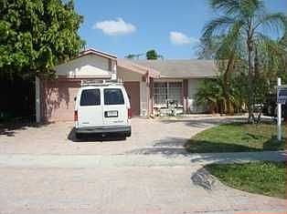 1st image of 252 SW 34th Ave