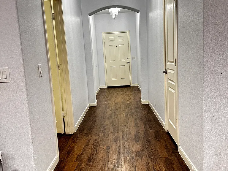 344 Patricia Ln — Photo 15
