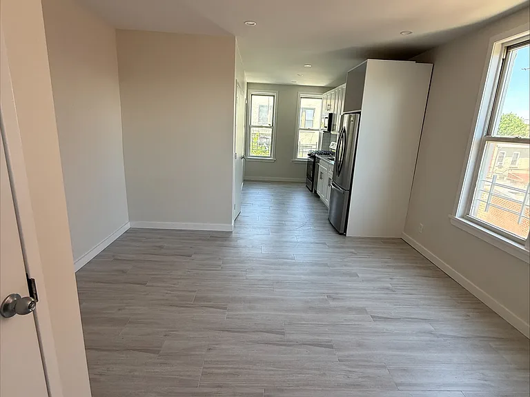 3140 35th St #3 — Photo 3