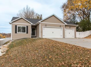 2807 15th St SE, Rochester, MN 55904