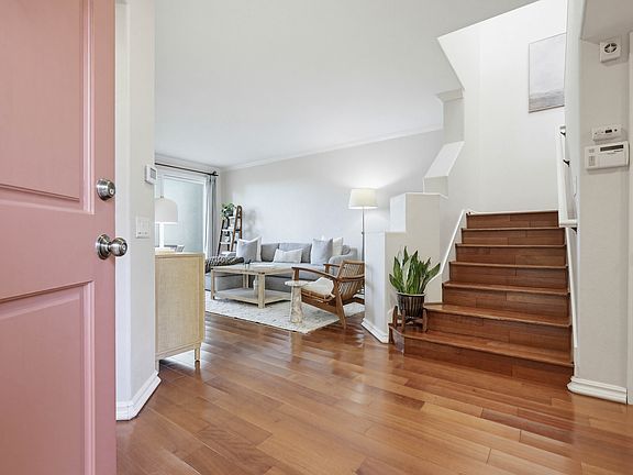 5th image of 105 Fleurance St