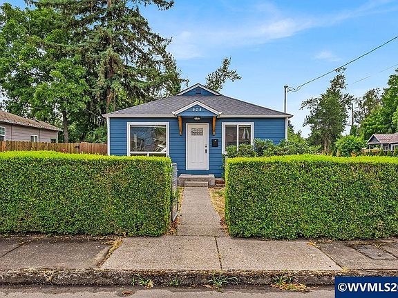 2nd image of 905 20th St SE