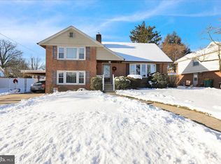 904 Snyder Rd, West Lawn, PA 19609