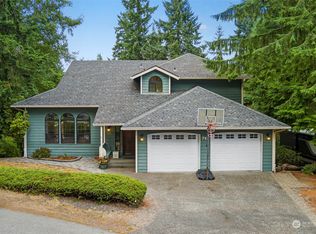 792 NE Woods Pl, Bremerton, WA 98311