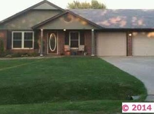 201 S 3rd St, Morris, OK 74445