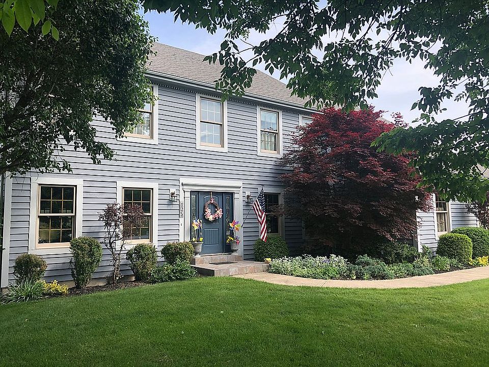 1st image of 125 Woods Edge Ct