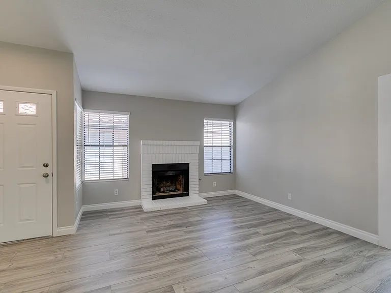 8292 Palmada Dr — Photo 8