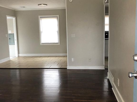 4th image of 1309 N Irvington Ave