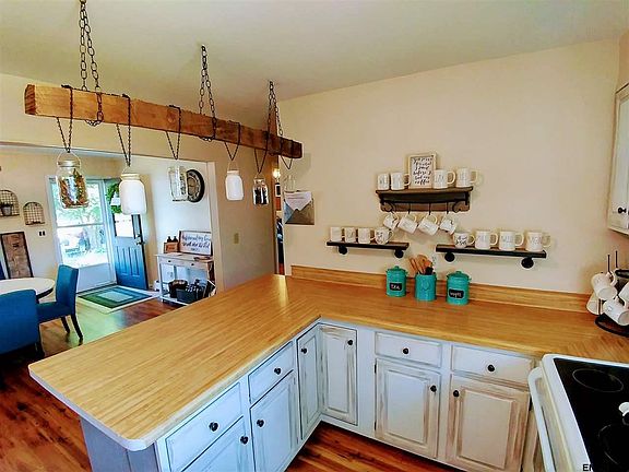 5th image of 27 Apple Blossom Ln