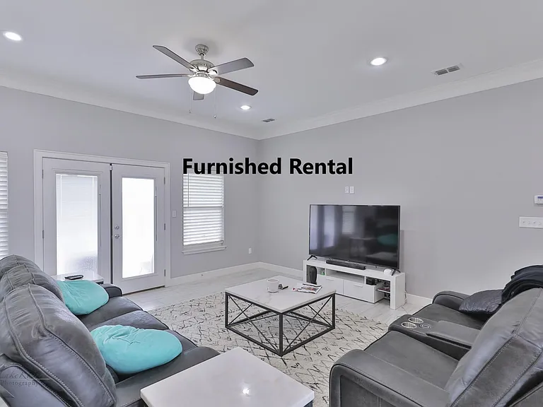 3126 Oakley St — Photo 3