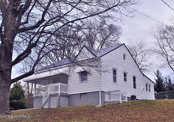 3rd image of 6794 Pulaski Ave