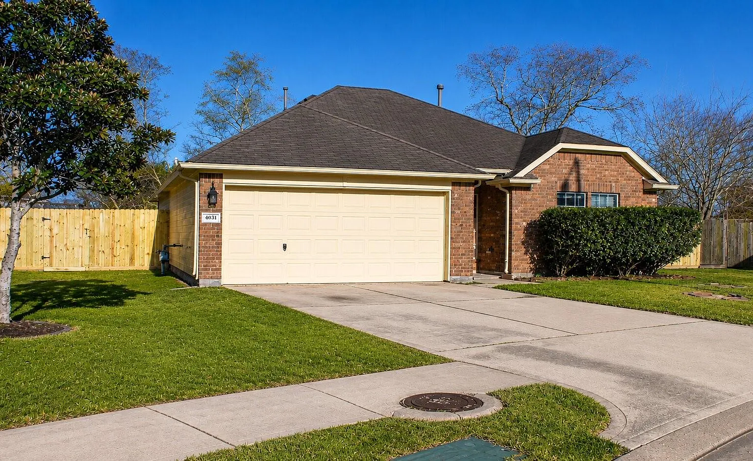 3 bed, 2.0 bath, 1291 sqft, $2,250 — Photo 1