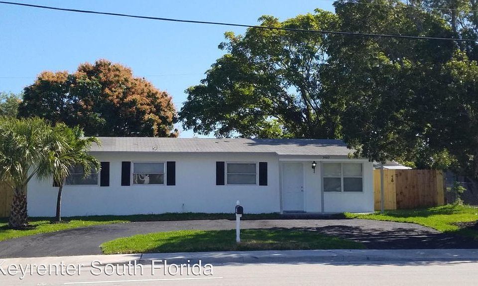 2nd image of 3460 N Seacrest Blvd