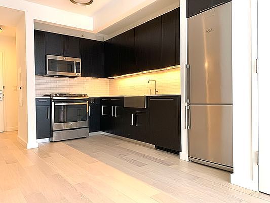 4th image of 535 W 43rd St APT S7e