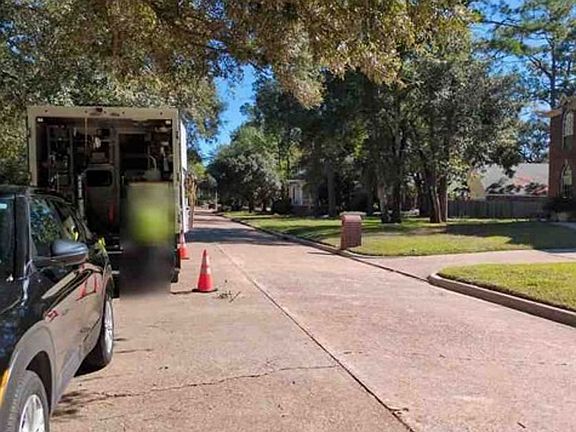 Exterior Neighborhood (street photo)