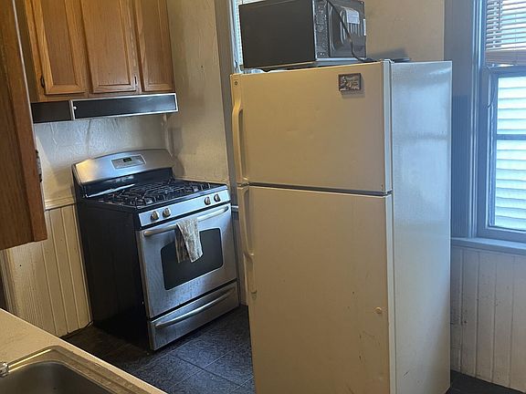 5th image of 2515 N Bartlett Ave