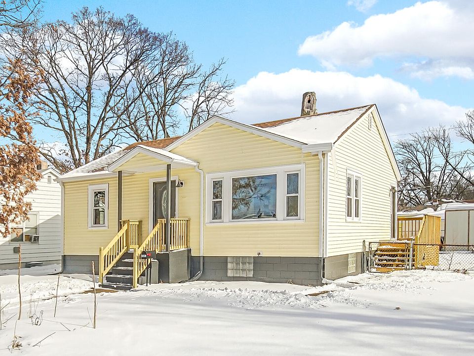 1st image of 2695 Lake St
