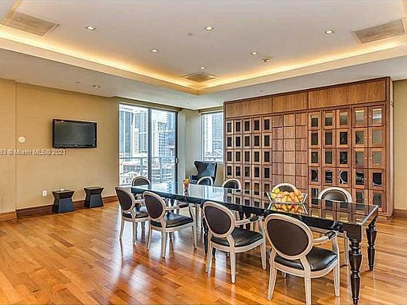 5th image of 1060 Brickell Ave #L11