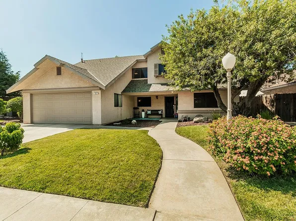 1837 E Deyoung Dr, Fresno, CA 93720