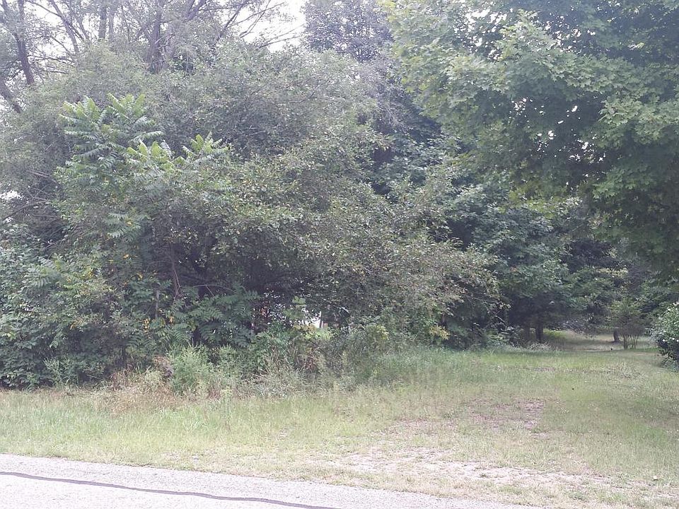 2nd image of 698 Goldenrod Ave
