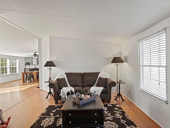 3rd image of 2684 Ashewood Dr
