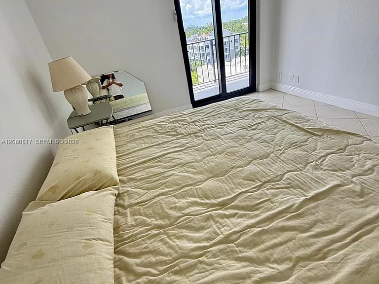 2625 Collins Ave #810 — Photo 5