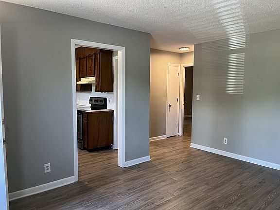 4th image of 204 W Bernard Ave #11422339