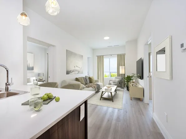 1021 W 5th St, Hamilton, ON L9B 1J5