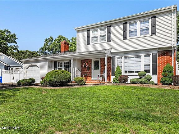 4th image of 60 Glenmere Drive