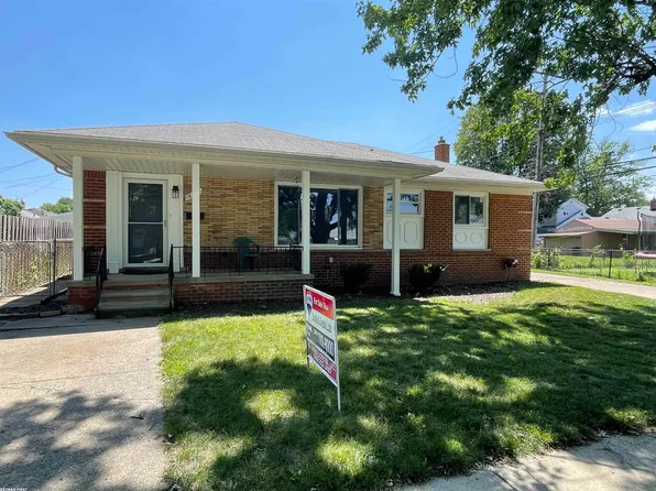 16500 Mayfield St, Roseville, MI 48066