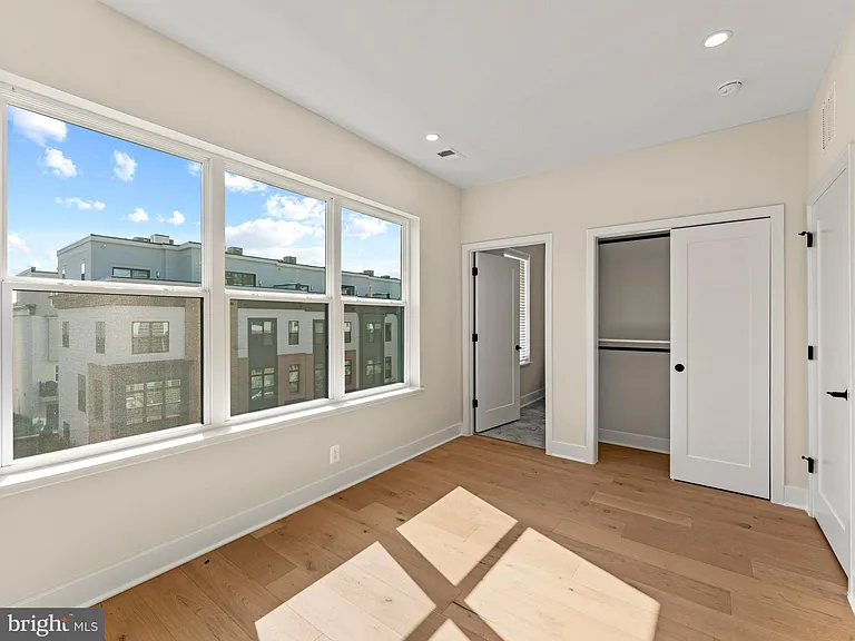2015 Tysons Ridgeline Rd — Photo 24