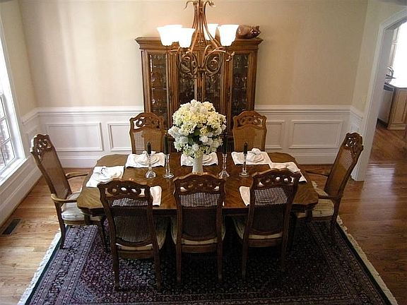  Dining room enveloped by archways and columns 