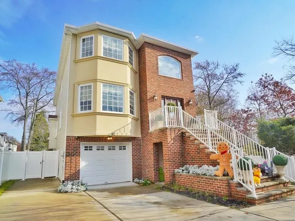 40 Dawn Court image 1 of 45