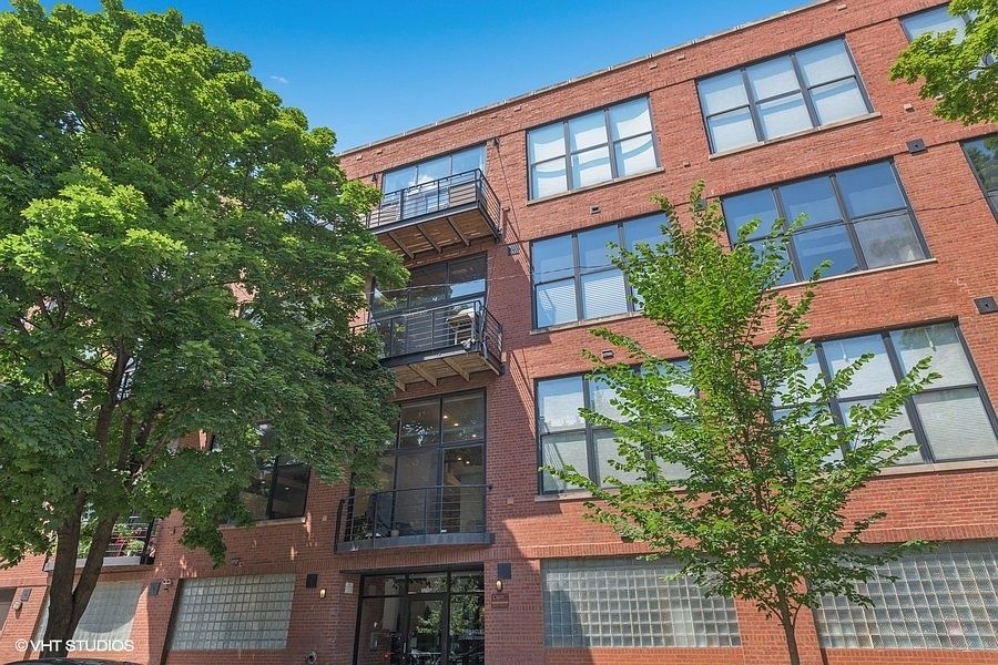 1st image of 2210 W Wabansia Ave APT 206