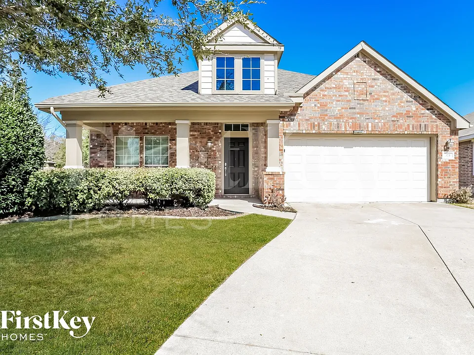 324 Highland Fairway Ln
