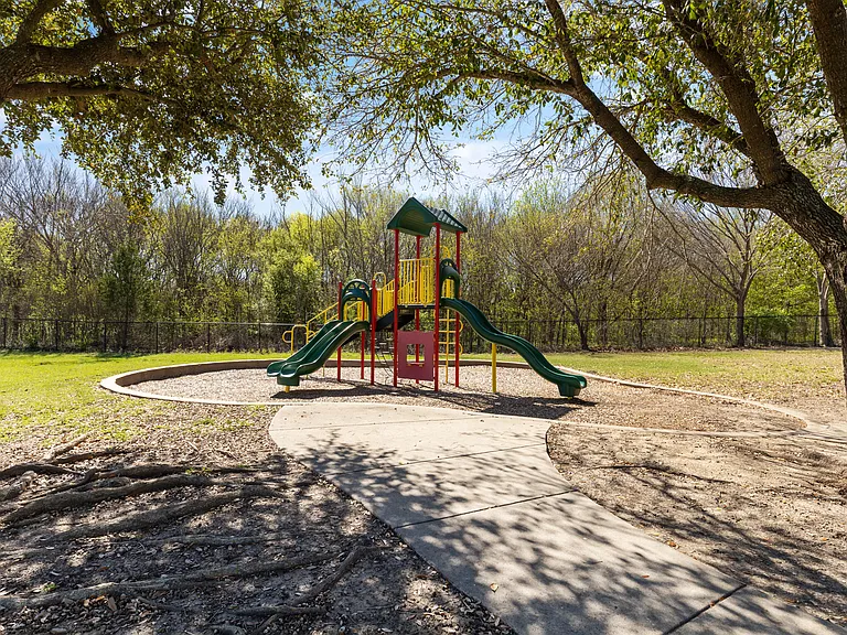 Bent Tree Townhomes — Photo 40