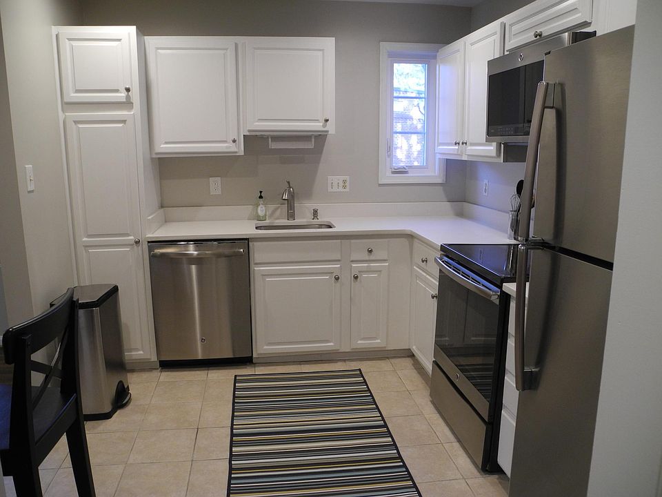 6728 Kenwood Forest Ln Chevy Chase, MD, 20815 Apartments for Rent