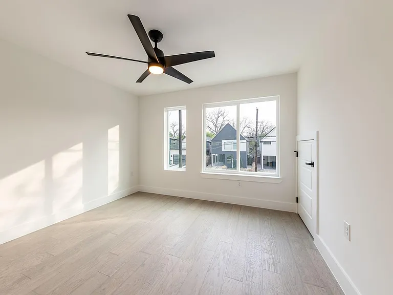 2508 E 4th St #A — Photo 19