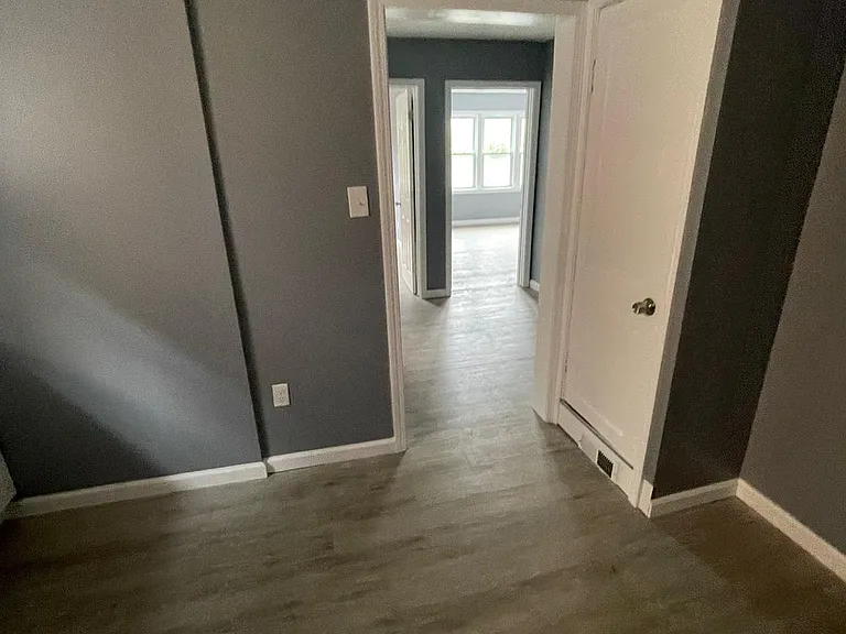1031 Niagara Ave #4 — Photo 6