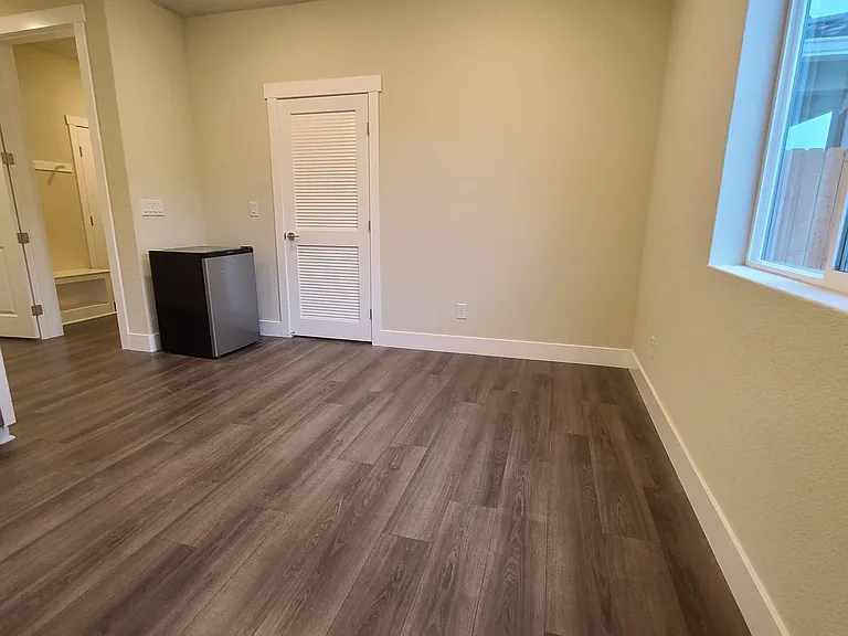 2079 1/2 Brahms Ct — Photo 2